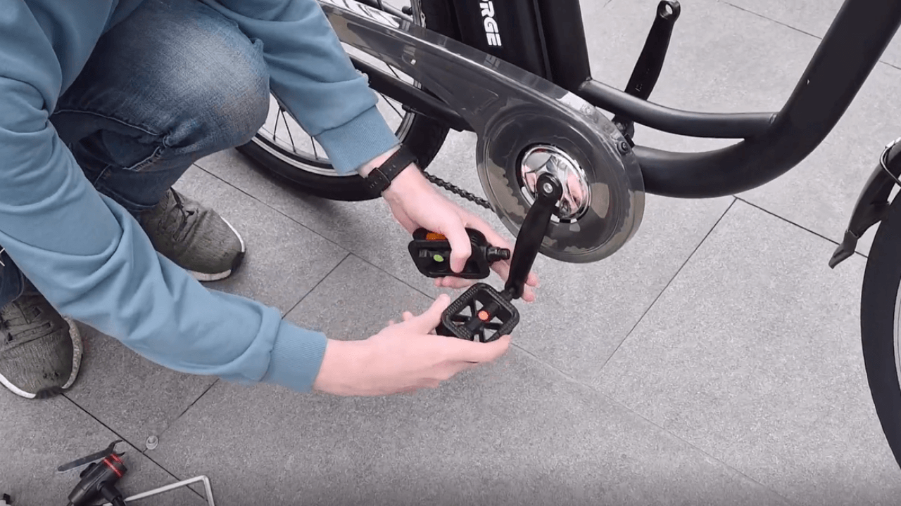 How to Install the Foot Pedal - Kornorge C6 Electric Bike